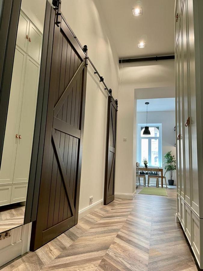 شقة Awesome Loft - King Street بودابست المظهر الخارجي الصورة