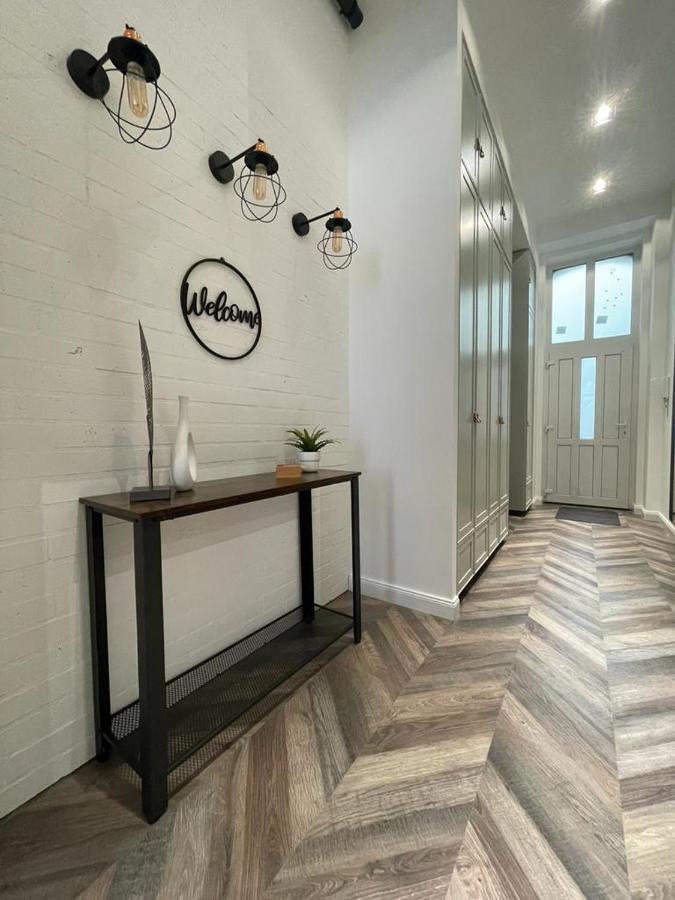 شقة Awesome Loft - King Street بودابست المظهر الخارجي الصورة